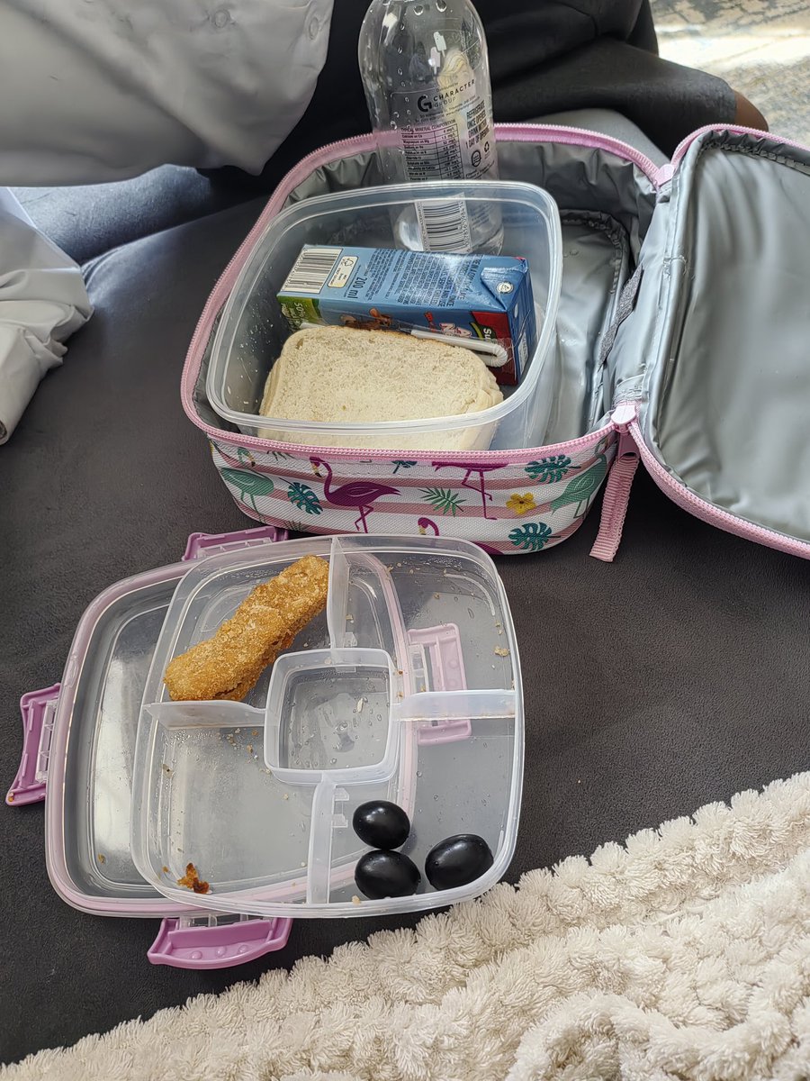 zandithebaker's tweet photo. This child doesn't eat at school what can I give her for appetite I tried diffent malt vitamins but doloo https://t.co/W5sAoNOz7i