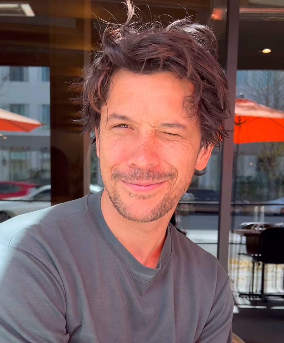 lallikc's tweet photo. In love with this man https://t.co/1hRdZ68YlA