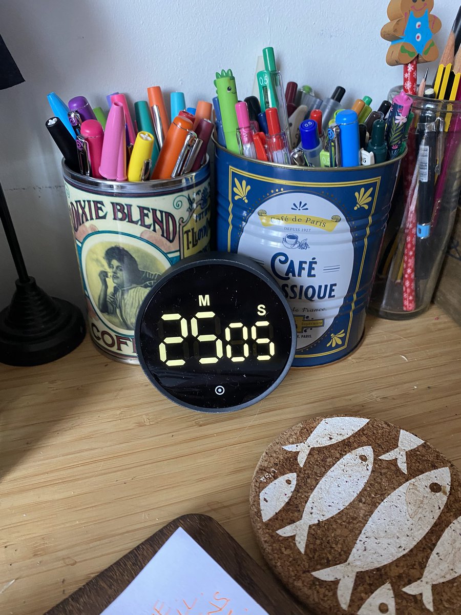 JaneMcParkes's tweet image. I&apos;m struggling to concentrated at the moment so am trying the #PomodoroTech  and writing in bursts of 25 minutes and then taking a few minutes break, before starting again.
Anyone else tried it? 

#amwriting #FridayFeeling #FridayMotivation