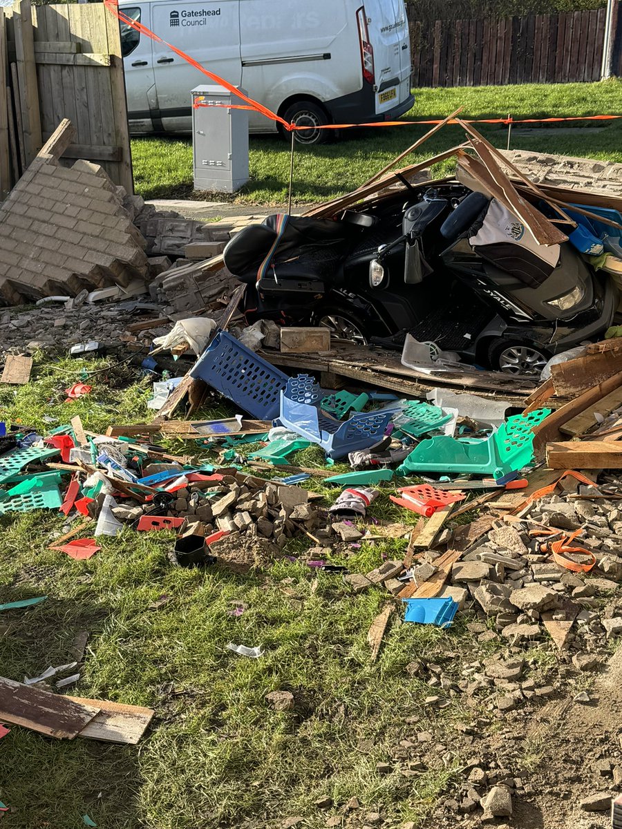 sallyrichards83's tweet photo. @gateshead after reporting this wall as being dangerous repeatedly for 6 years it's eventually fallen down. Luckily my 86 year old grandfather wasn't in his shed that has been crushed. Absolutely disgusting https://t.co/GAWwk1tx4W