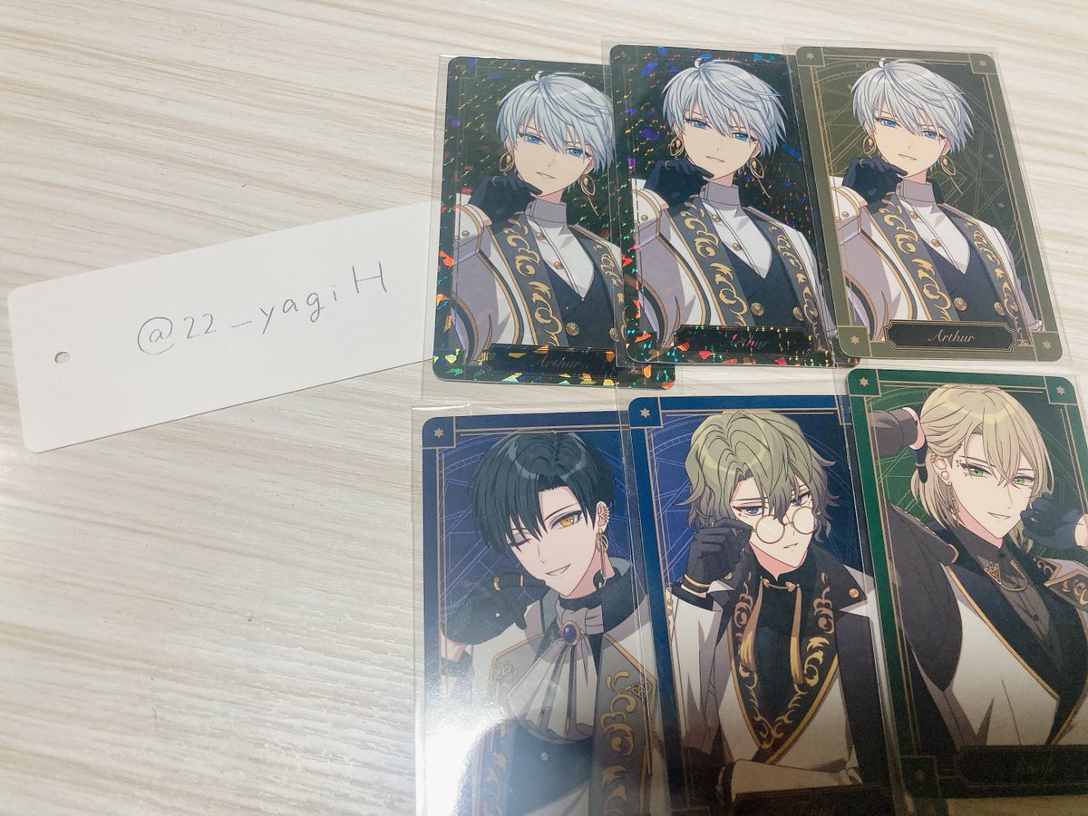 22_yagiH's tweet photo. 【交換】まほやく 魔法使いの約束 ラブライナー 特典 カード

譲)ホロ：アーサー2
ノーマル：アーサー、ホワイト、ファウスト、ルチル
求)クロエ(ホロ、ノーマル)

ホロはノーマル複数枚との交換も検討します。検索からも気軽にお声がけください
郵送にて交換。 https://t.co/jLnMUAg8qf
