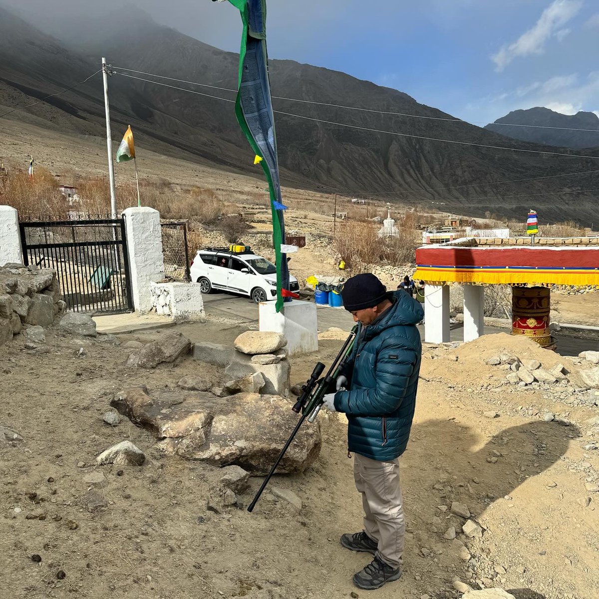 Rescued a Snow Leopard cub today who got separated from her mother and entered a village. Efforts are on to reunite the cub with its mother. #ladakh #wildlife #conservation