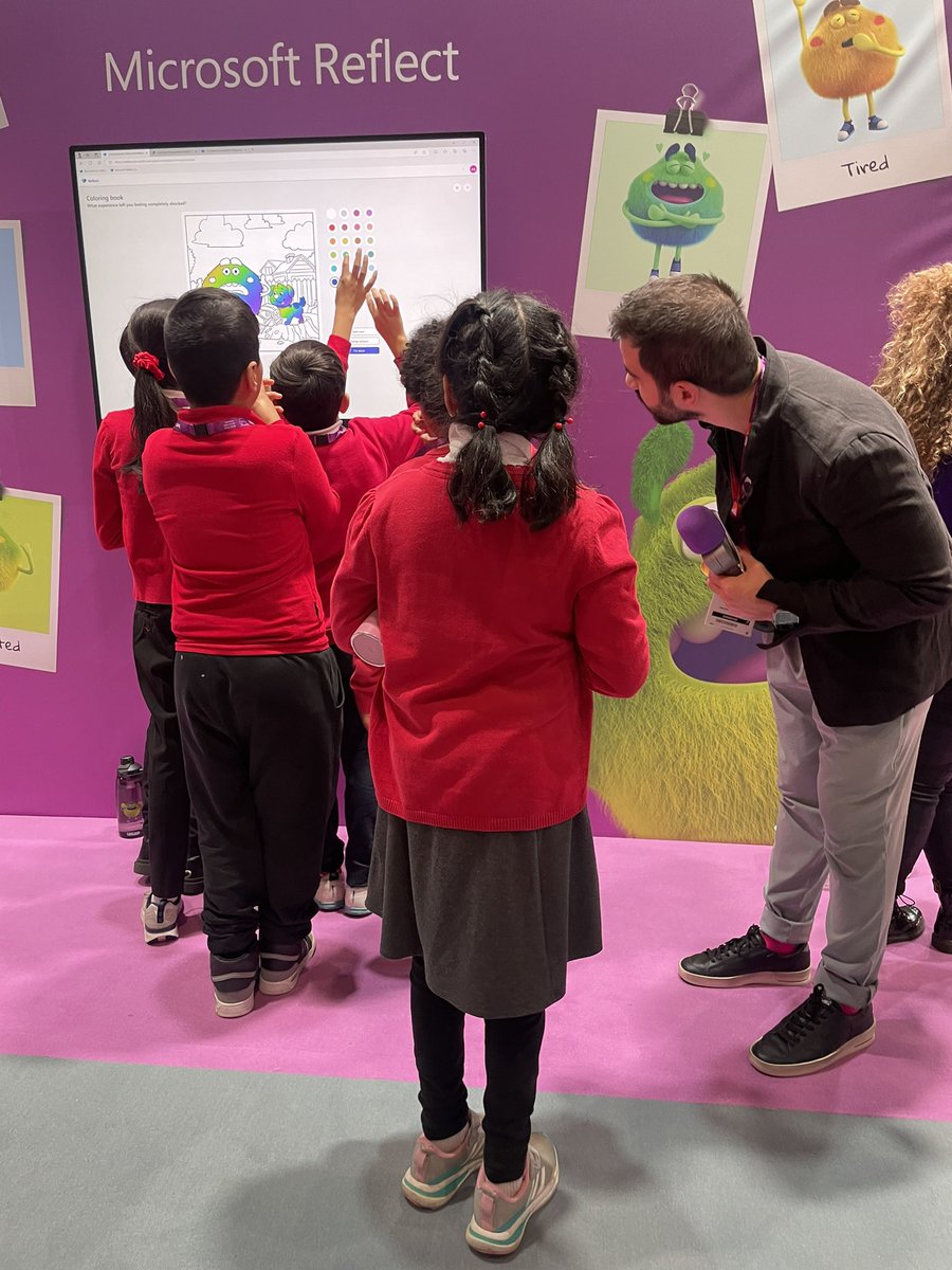 ilthannah's tweet photo. Fabulous morning with @grelad at the Microsoft SH20 stand 📍 @Bett_show   Using Microsoft Reflect to get these visitors to “move” and “play” Thank you Microsoft it has been a pleasure 💙💛❤️💚@Microsoft365 @MicrosoftEDU @MSEducationUK https://t.co/TbfWF4sIeH