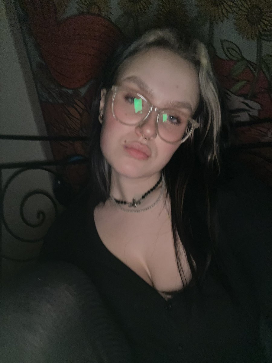 thealeinn's tweet photo. neuer leak, oder so 🩰☺️ https://t.co/4ylMfVweGC