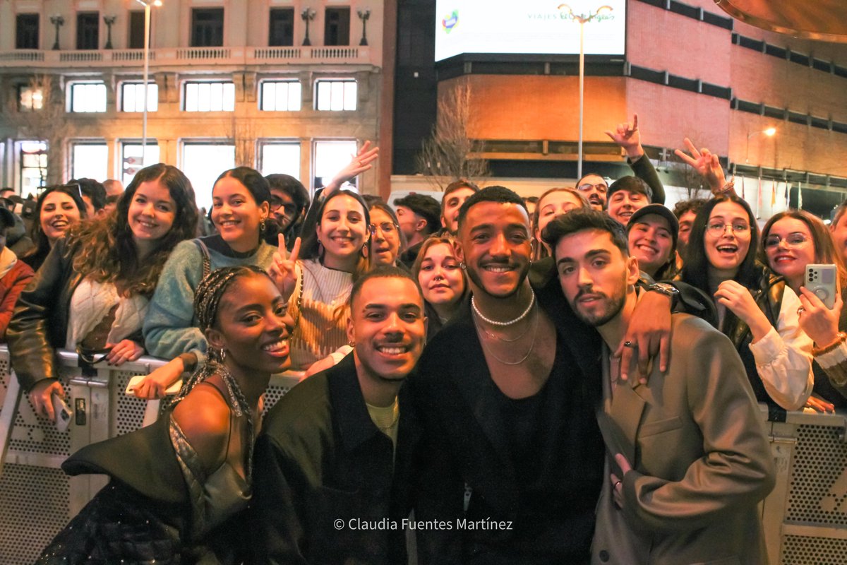 filmados_es's tweet photo. Invitados de lujo en la premiere de 'LA REINA DEL CONVENTO' ayer en los Cines Callao de Madrid.
#OTDirecto26E https://t.co/84clHL7Orf