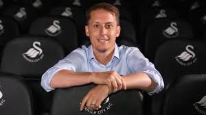 I’m no oil painting but get this ugly , lizard looking , cross eyed fraud out my club 🐍🐍🐍