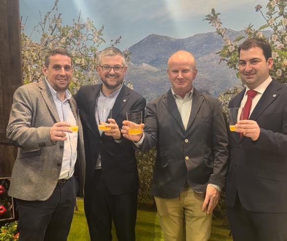 FOROAsturias's tweet photo. 📍@fitur_madrid
📸Los alcaldes de @FOROAsturias en #Colunga, #Salas y #Peñamellera Alta han asistido al Día de #AsturiasenFitur. 
#turismo #FITUR2024 #Asturias https://t.co/8OLpb2vH6G