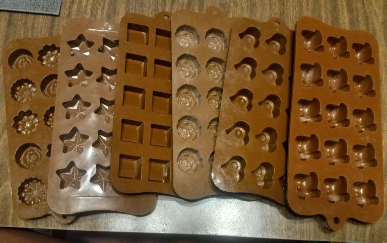 SoulSista49's tweet image. Elevate your candle crafting game with the use of silicone molds, a must-have tool for any candle maker. These molds offer a wide range of benefits that can take your candle-making experience to the next level.  #SatisfyingScents #SiliconeMolds  buff.ly/4b86SUL