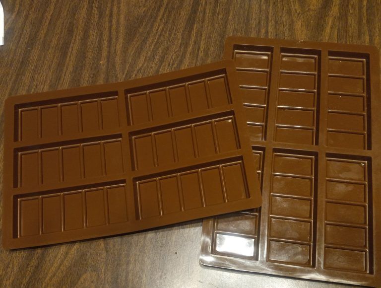 SoulSista49's tweet image. Elevate your candle crafting game with the use of silicone molds, a must-have tool for any candle maker. These molds offer a wide range of benefits that can take your candle-making experience to the next level.  #SatisfyingScents #SiliconeMolds  buff.ly/4b86SUL