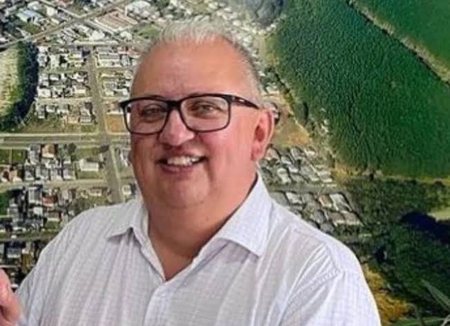 mccaweiss's tweet photo. 🚨URGENTE
Mais um prefeito do PL é preso em Santa Catarina. O Bolsonarista Ari Alves Wolinger foi preso nesta manhã em Ponte Alta do Norte. O prefeito foi mais um pego na Operação Limpeza Urbana. É o 18° prefeito catarinense preso por corrupção em 1 ano e 2 meses. 🧶 https://t.co/hcB11ML8aa