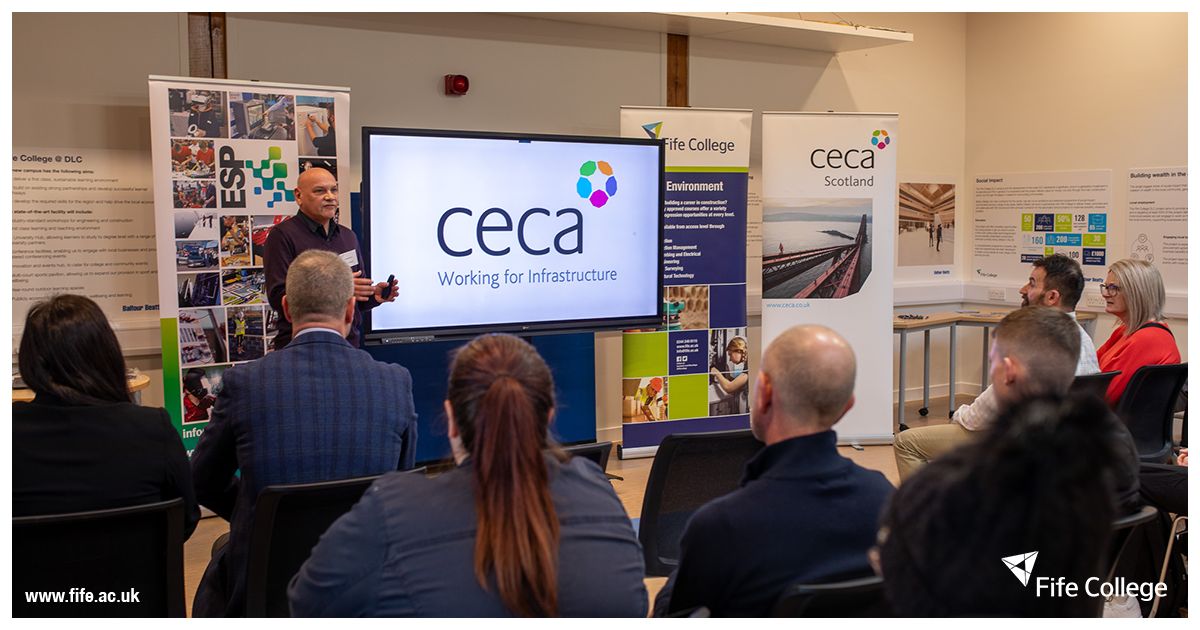 🎉 Congratulations to the first cohort of the @CECA_Scotland Academy Construction Operations NPA Course who graduated yesterday. The graduates were joined by representatives from several civil engineering firms at the inaugural event at our Dunfermline Campus.