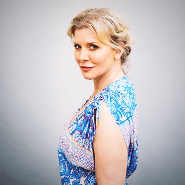 Hallo Wochenende, du darfst so lange bleiben wie du willst 💖

#weekend #flight #happy #time #nice #bro #actress #evahaberman #picoftheday #photooftheday #berlin #paris #newyork #actresslifestyle