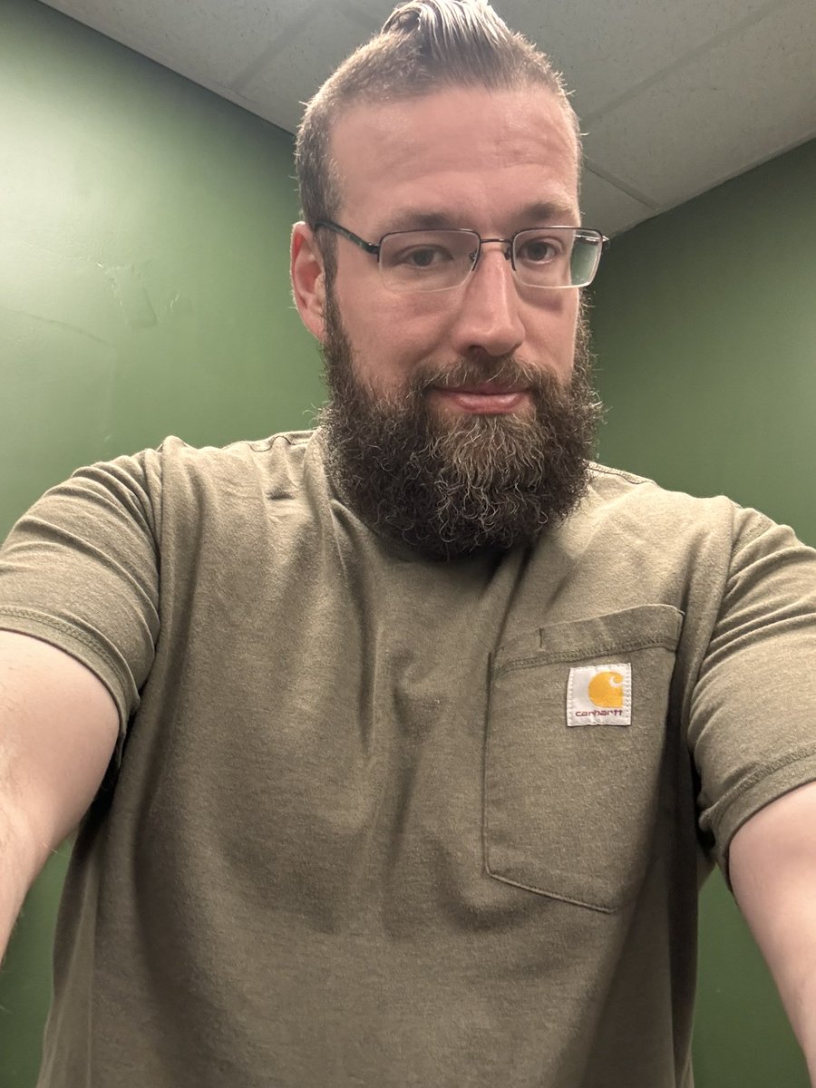 falconwils's tweet photo. Well it is Friday and despite the rain still here to complete the week ✔️

Pues ya es viernes y a pesar de la lluvia sigo aquí para completar la semana ✔️

#FridayMotivation #onedayatatime #dobetter #bringiton #beardsoftwitter #huskyman #bearded #fridaymorning https://t.co/qFBJ8k9SED