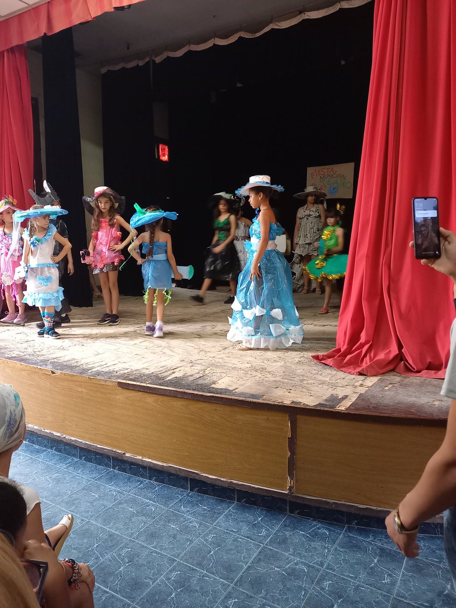Festival de teatro en #Cabaiguán. Educación y Cultura fomentando la identidad nacional en las nuevas generaciones.  #CabaiguánEduca #SanctiSpíritusEnMarcha