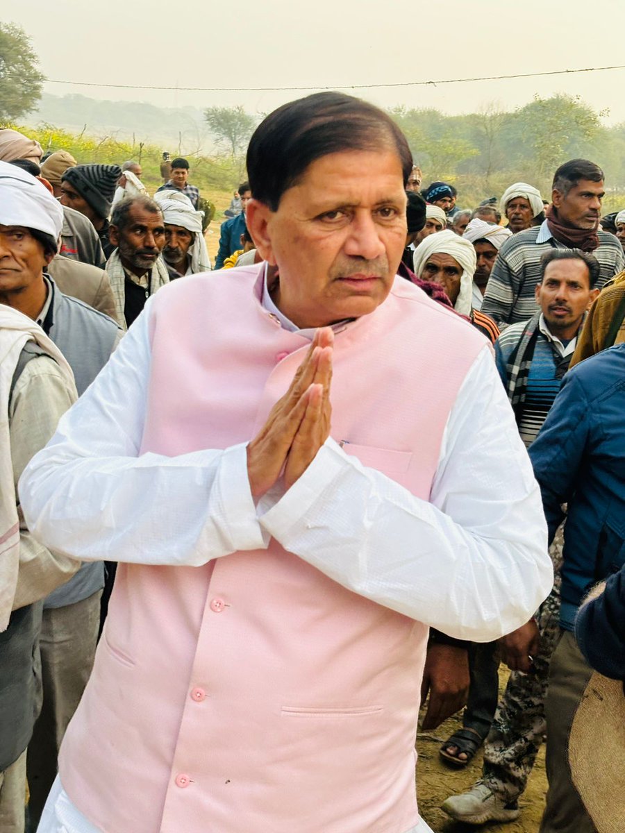 NSK10BJP's tweet photo. आज भिण्ड में त्रियोदशी कार्यक्रम में जा कर संवेदना व्यक्त की। ॐ शान्ति।। https://t.co/Qb0nEJ1PFz