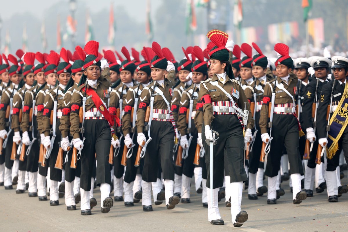 कर्तव्य पथ पर बदलते नए भारत की तस्वीरें।।

#HappyRepublicDay_2024
#75thRepublicDay