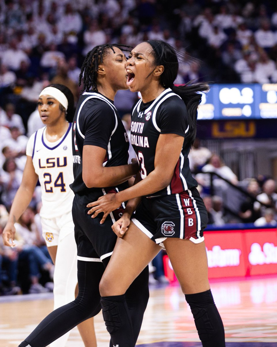 GamecockWBB's tweet photo. Happy Friday, FAMS! 😉 https://t.co/4OhRxRW6tP