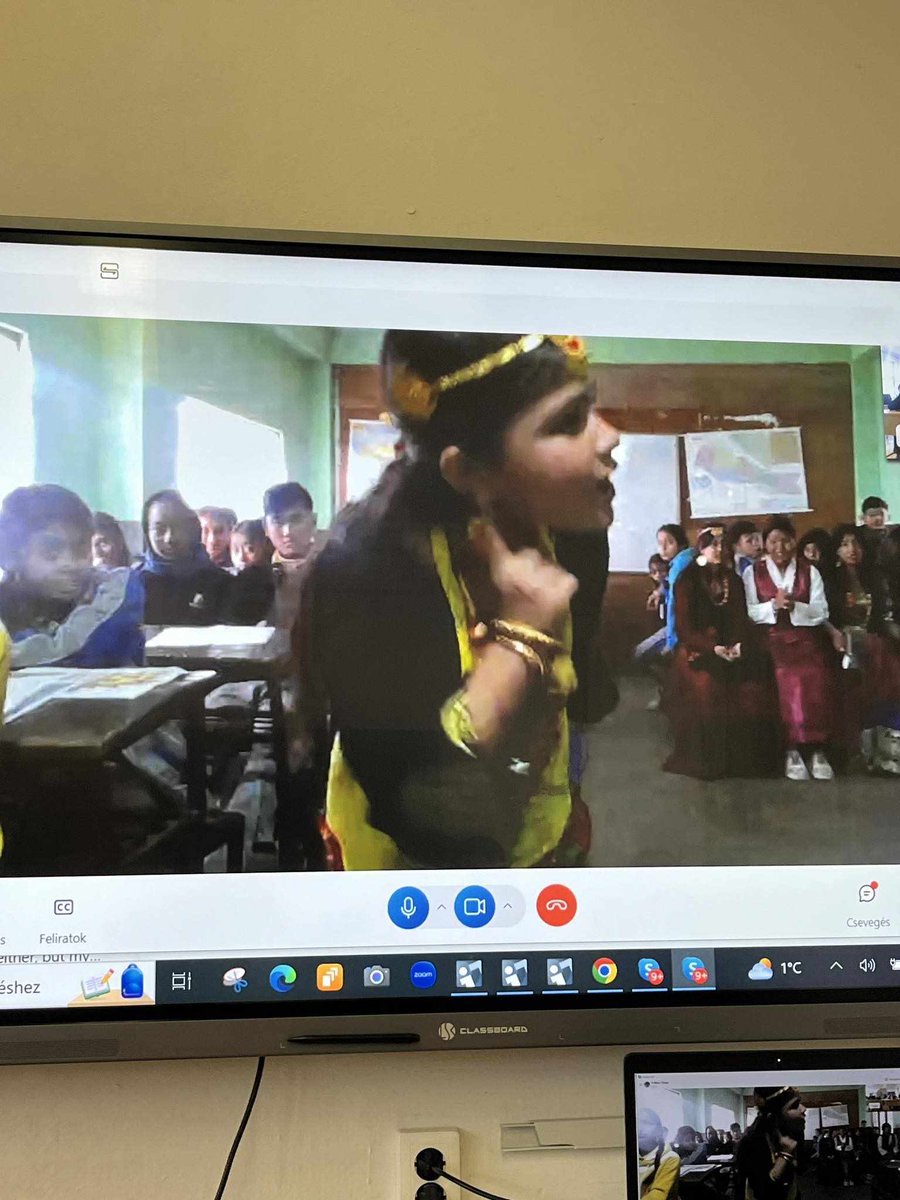 dondi64's tweet photo. Nepal-Hungary After playing mystery geography game, and we found out Nepal on the map, we saw fantastic dances on our school. ( the time was too short:-(((
Many thanks for the beautiful meeting Bibash Thapa
https://t.co/gB44uwiYJD #miexpert #microsoftedu #collaboration https://t.co/YJ5UxXoxev