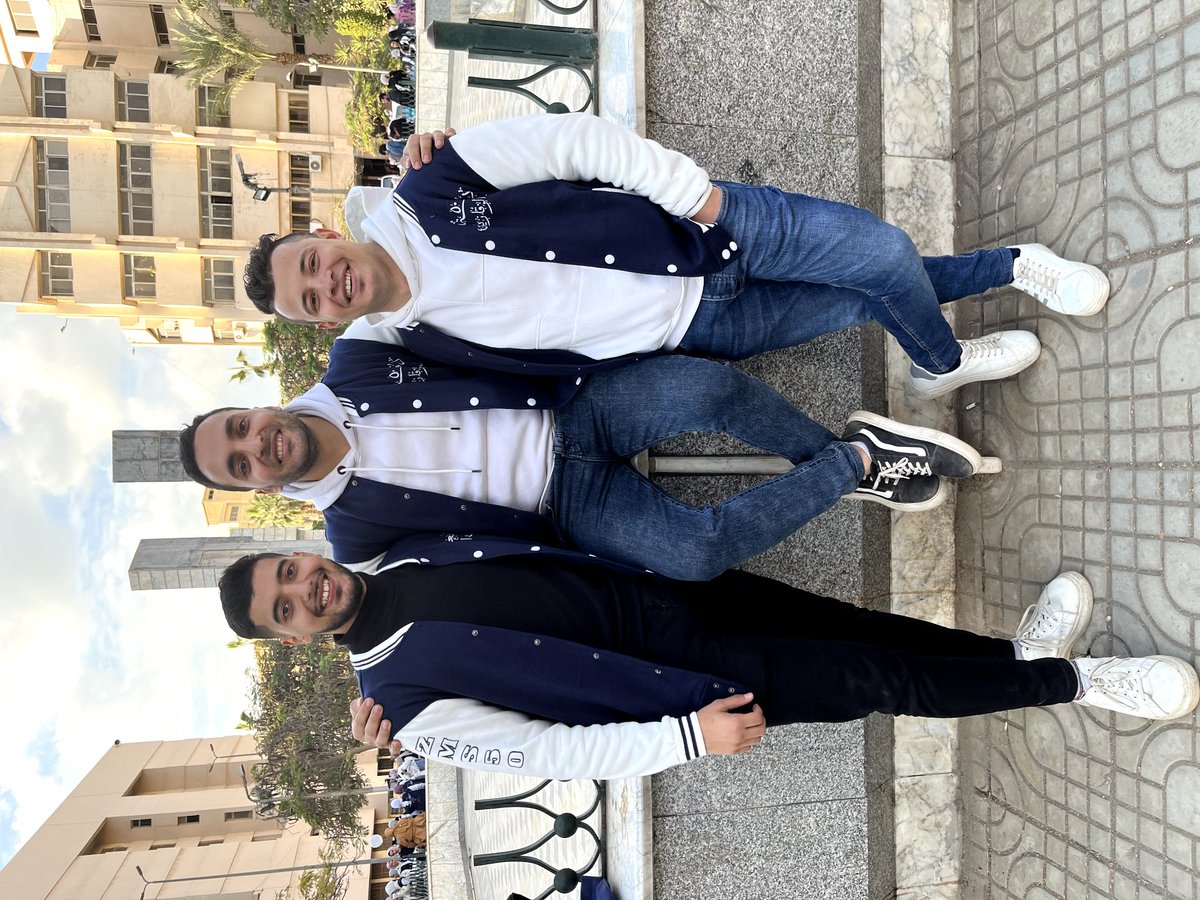 ﴿ وَقَالو الحَمْدُلله الَّذي هَدَانا لَِهَذا وَ مَا كُنَّا لِنْهتَدي لَوْلا أَنْ هَدَانا الله ﴾⁦
 اخر امتحان بعد ٦سنين ونص طب
انتهت🎓♥️ 17/9/2017 ⬅️ 24/1/2024 
شكرا لرفقاء الرحلة ♥️♥️