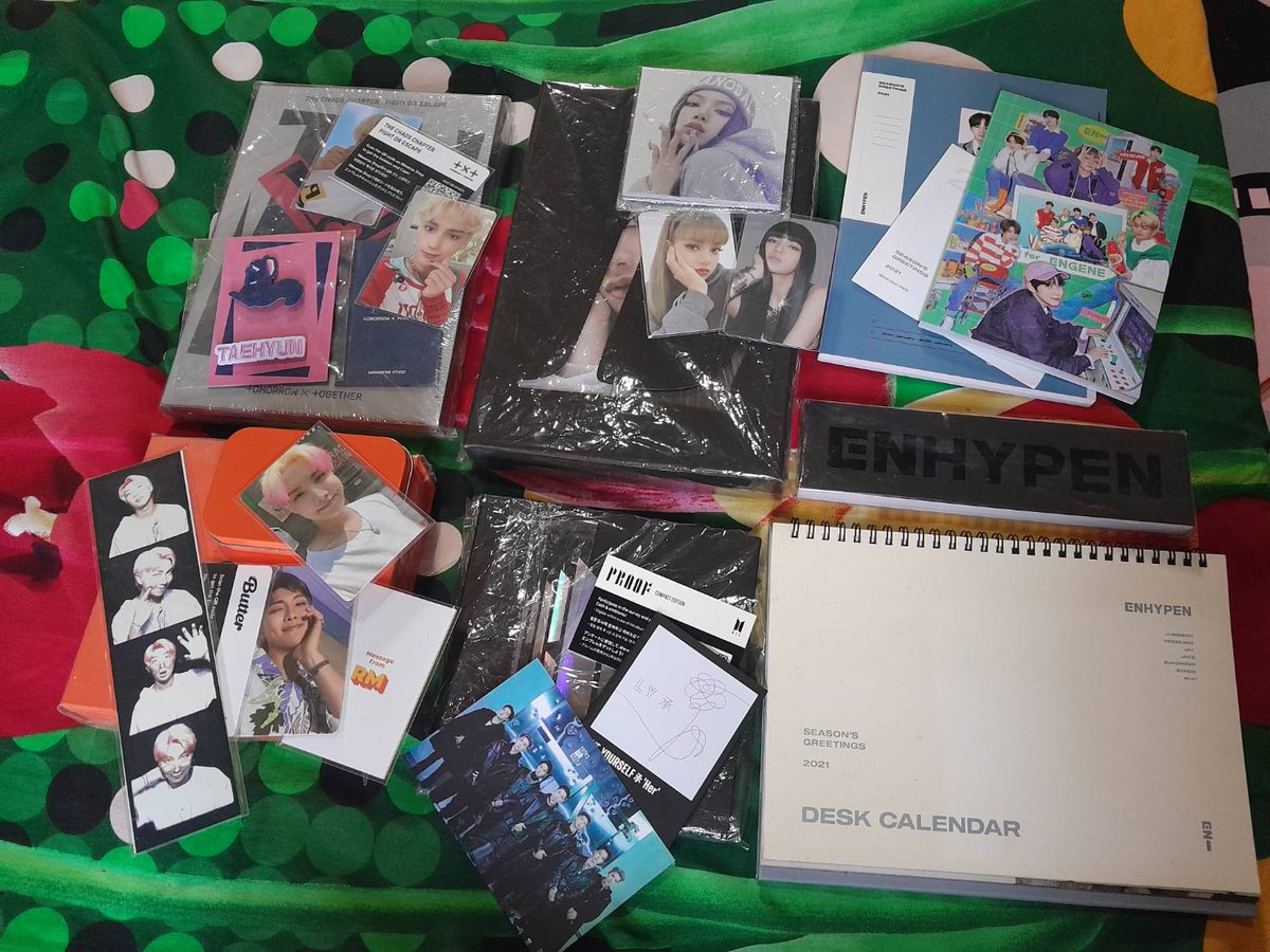 Upiiyyv's tweet photo. Wts harga tawarin aja soalnya lagi butuh uang🙏

#wts #wtb #BTS #BLACKPINK #TXT #ENHYPEN https://t.co/q74fa0Lxk9