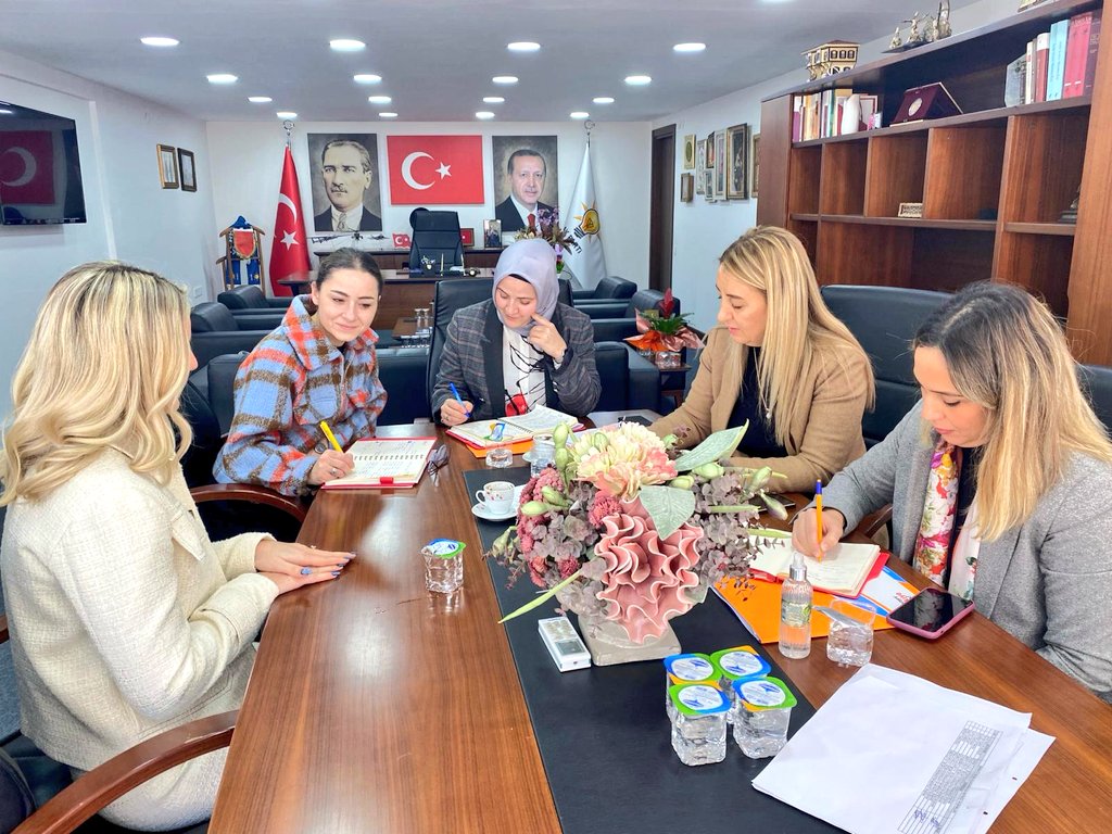 📍Edirne
31 Mart Yerel seçimlerinde belediye meclis üyesi olmak üzere başvuru yapan  Kadın Belediye Meclis Üyesi Aday Adayları ile tanışmak için <a href="/AKKADINGM/">AK Parti Kadın Kolları</a> heyeti olarak Edirne'yiz.
#HazırızKararlıyız 
Aziz Milletimizin oylarına talibiz
<a href="/aysekesir/">Ayşe Keşir 🇹🇷🇹🇷🇹🇷</a>
<a href="/AkkadinEdirne_/">AkKadınEdirne</a> 
<a href="/nergisince/">Nergiz İnce 🇹🇷</a>