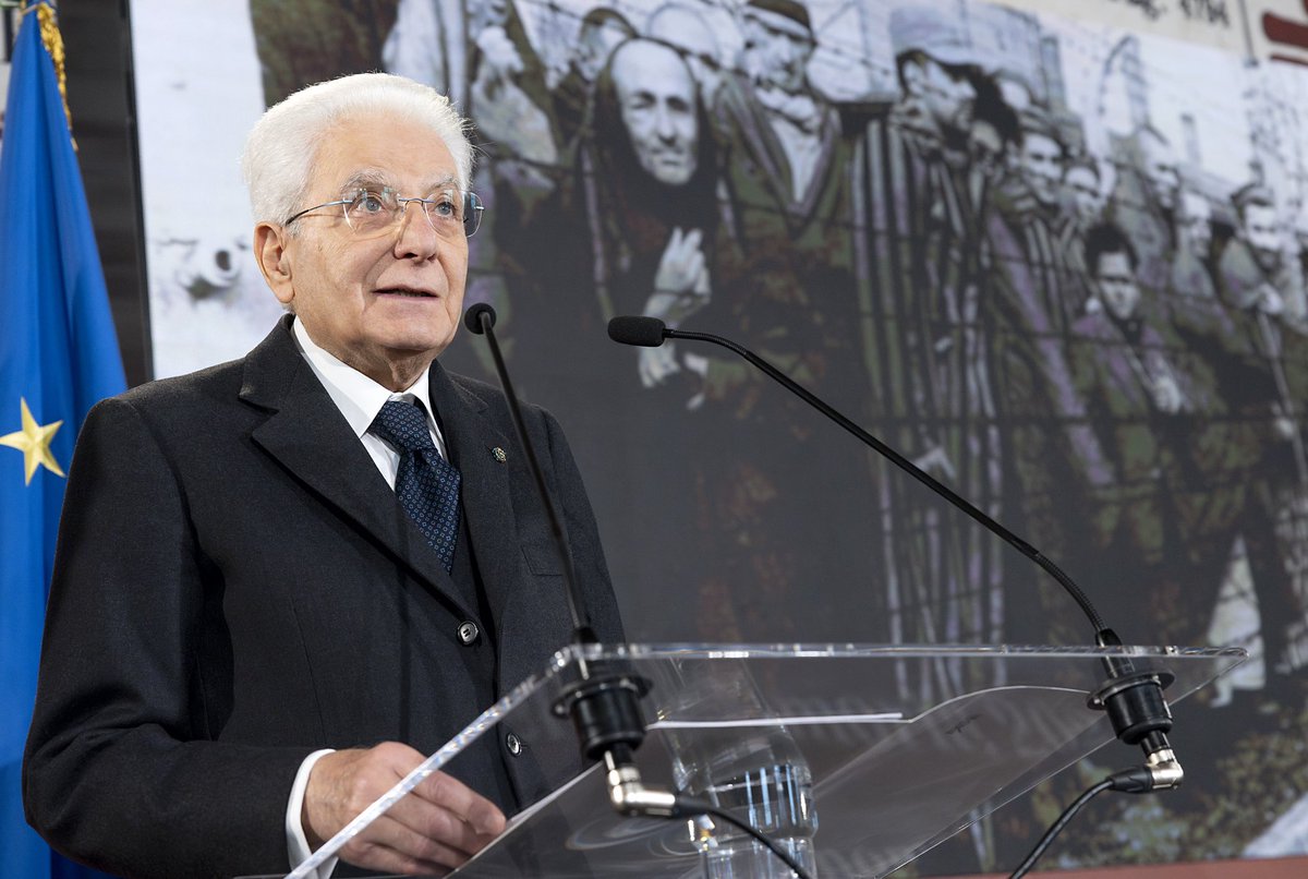 Quirinale's tweet photo. Il Presidente #Mattarella è intervenuto durante la cerimonia di celebrazione della #GiornataDellaMemoria al #Quirinale

Il video dell’intervento: https://t.co/eN7sieZ2Mi https://t.co/1rFsUBiFNu