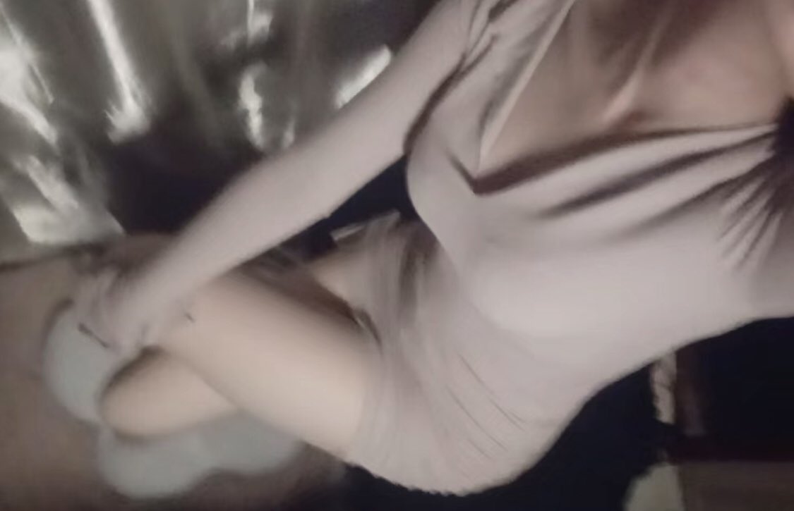 titegarse112488's tweet photo. #人妻 #人妻 #巨乳 #乳交 喜欢的人肯定不是最喜欢的 https://t.co/UF2hJA8ca7