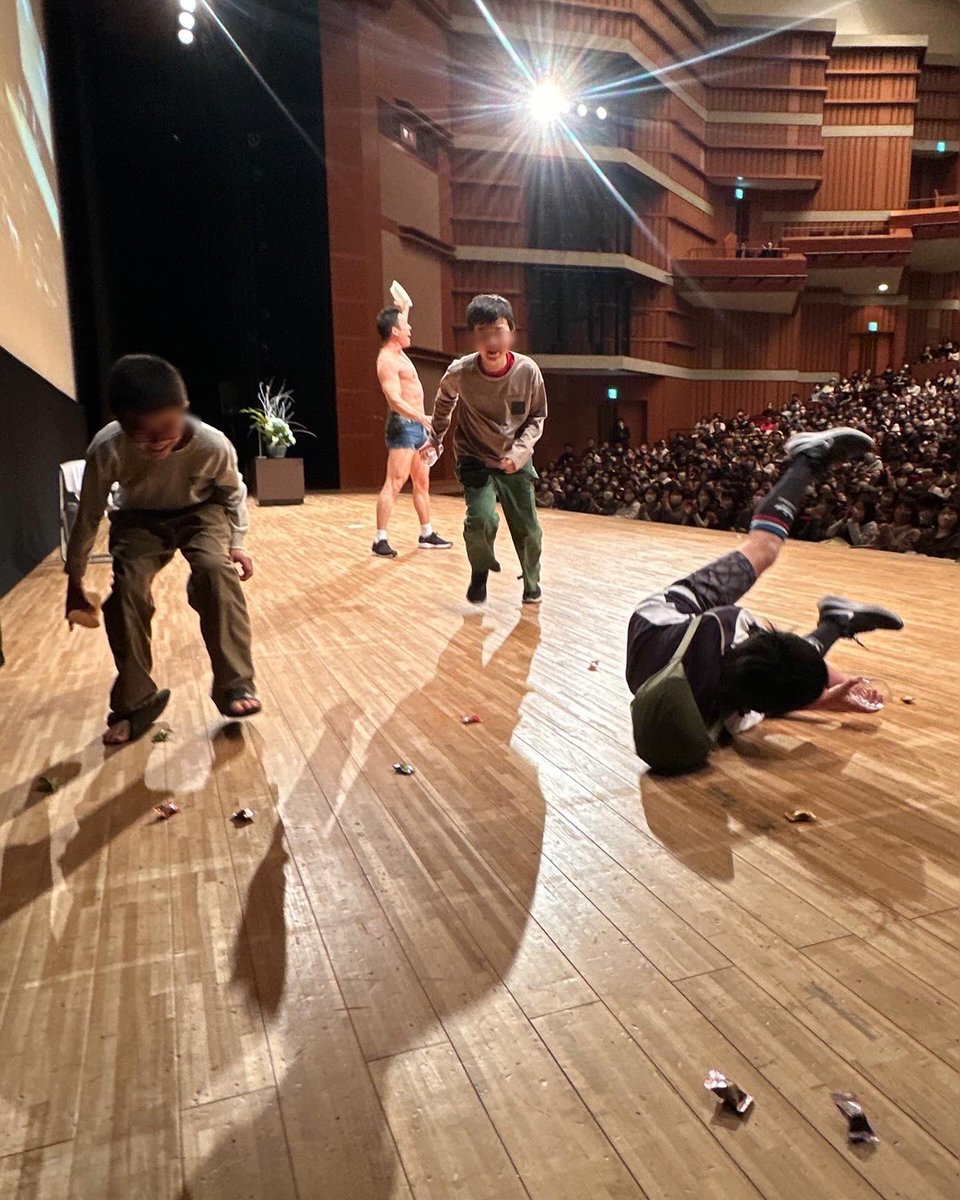 kinnikun0917's tweet photo. 本日は愛知県刈谷市にて、筋肉ネタ&amp;筋肉講義イベントに出演させて頂きました。

1500名の超満員で暖かく盛り上げて頂きました。

飴が取れなかった新春...2024

またの挑戦をお待ちしております。

刈ヤーーー市の皆さん、ありがとうございました。

パワー
なかやまきんに君 https://t.co/q4jbFtRjhe