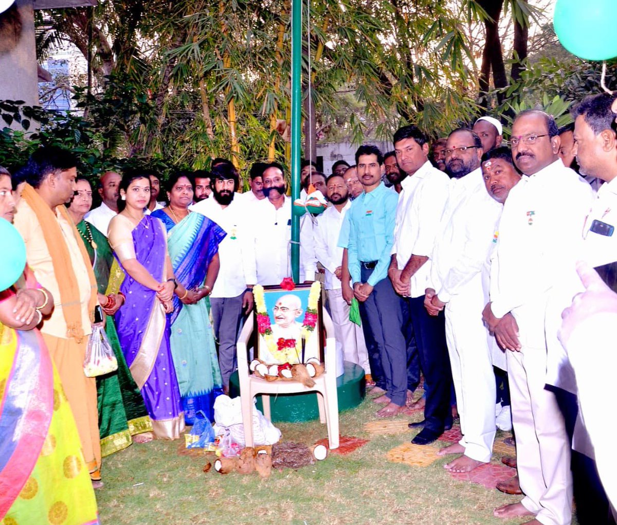 Attended Republic Day celebrations at Municipal Office along with Hon’ble MLA @MarriRajasekar Garu, Dy.Comm Srinivas Reddy Garu & BRS Party Cadre and later unfurled the National Flag in various colonies.

#75thRepublicDay
#VandeMataram 

@KTRBRS
