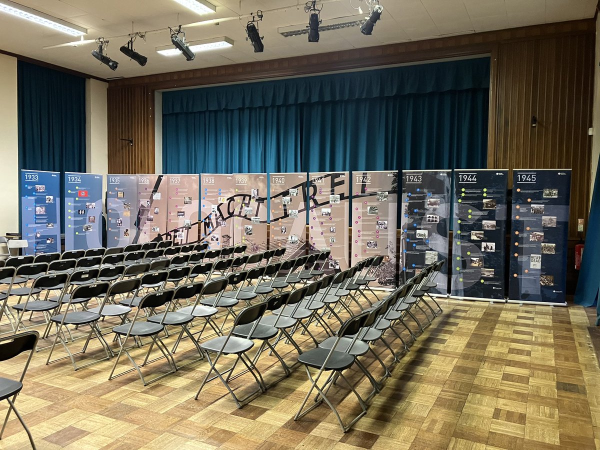 🕯️ 𝐇𝐨𝐥𝐨𝐜𝐚𝐮𝐬𝐭 𝐌𝐞𝐦𝐨𝐫𝐢𝐚𝐥 𝐃𝐚𝐲 🕯️ GCSE students who travelled to Sachsenhausen in Oct shared their experiences with students & staff at a number of senior assemblies at @CpcBallycastle this week. The theme for @HolocaustUK HMD 2024 was ‘The Fragility of Freedom’