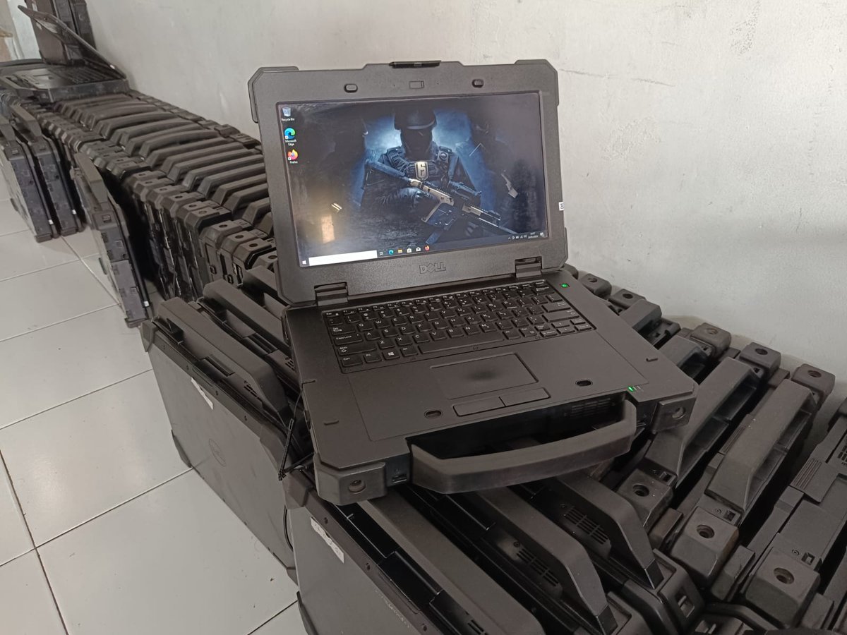 Vibes  paspampres sing nyandi2 nggowo peluncur rudal antar benua.

Dell Militer Rugged 7414
i5-G6 U series
8Gb/256 (bisa upgrade tapi males bongkar karena ribet🙏)
14' TS
Baterai Sehat
Stylus

Idr 4,500K

Karena after hour Wa saya aja jangan ke Rhea