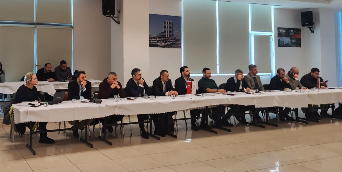 MaksderOfficial's tweet photo. İDDMİB tarafından düzenlenen Hırdavat Sektör Toplantısı, 26 Ocak Cuma günü Bağcılar Güngören Sanayi Sitesi'nde gerçekleştirildi. https://t.co/sBtkKyngFZ