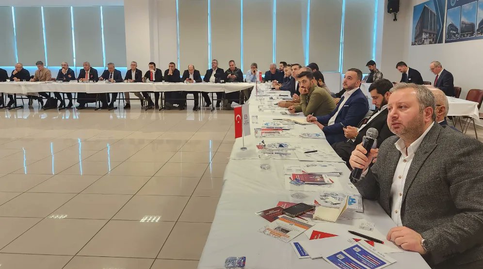 MaksderOfficial's tweet photo. İDDMİB tarafından düzenlenen Hırdavat Sektör Toplantısı, 26 Ocak Cuma günü Bağcılar Güngören Sanayi Sitesi'nde gerçekleştirildi. https://t.co/sBtkKyngFZ