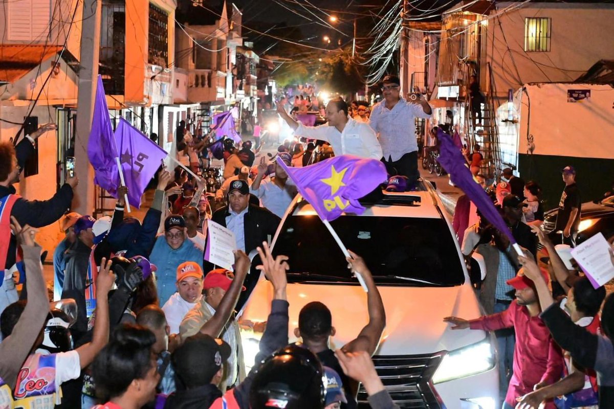 Gonzalo2028RD's tweet photo. Santiago en las calles 🫶🏻💜
¡Celebran que su ciudad no vuelve atrás!
¡Celebran que pronto tendrán en el Palacio Nacional a #AbelPresidente! 💜✌🏻
#MoraoEnTodo
#SEAbel https://t.co/BNYpeleavX