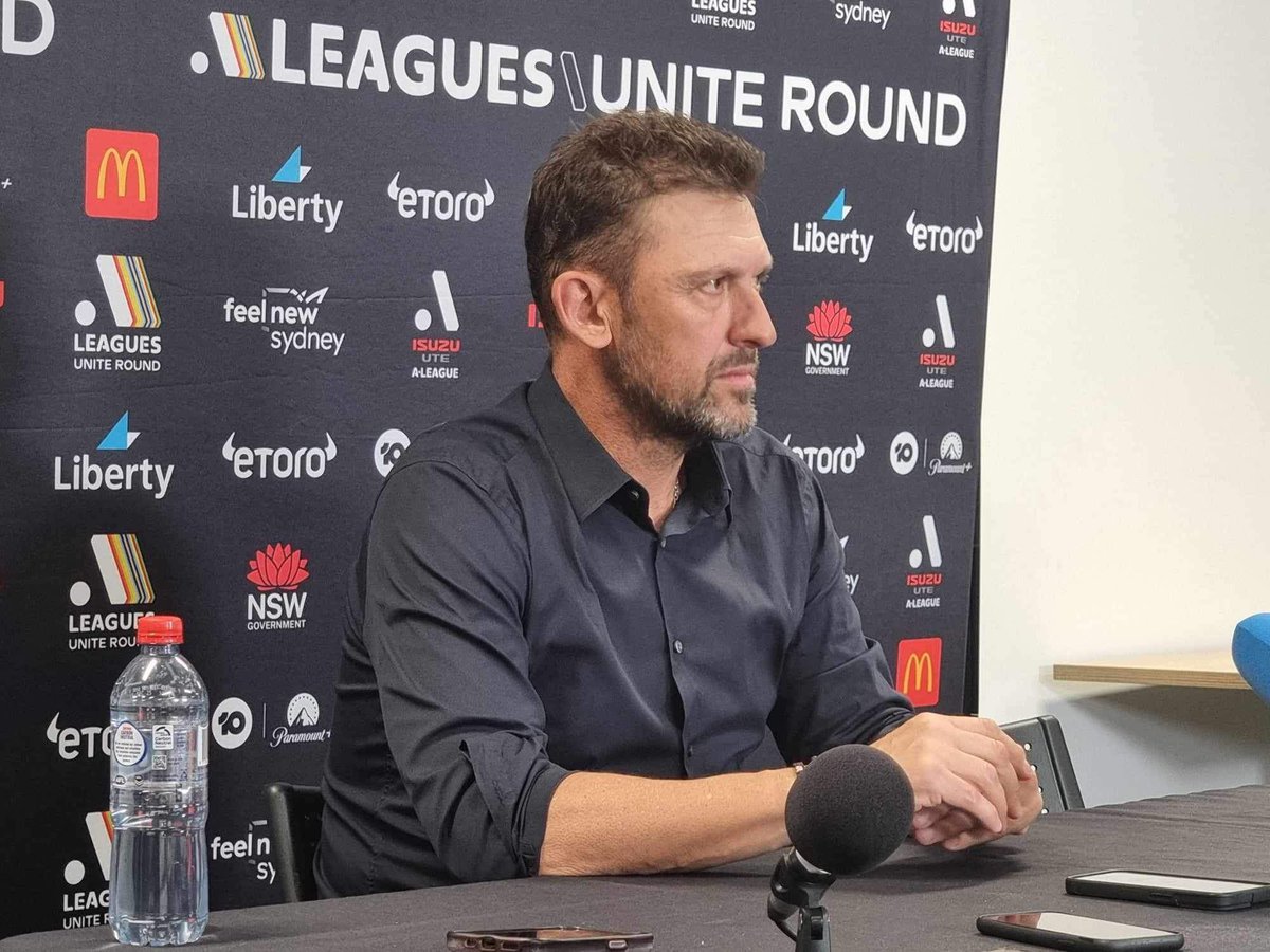 Tony Popovic on @gomvfc’s 1-1 draw in the Big Blue 🧵 

On Nishan Velupillay’s starting upfront:

“He’s a attacking player that can play various roles, he’s still young and it’s the first time he’s been a starter. I thought he did well…” cont.👇

#MVCvSYD 

@FrontPgFootball