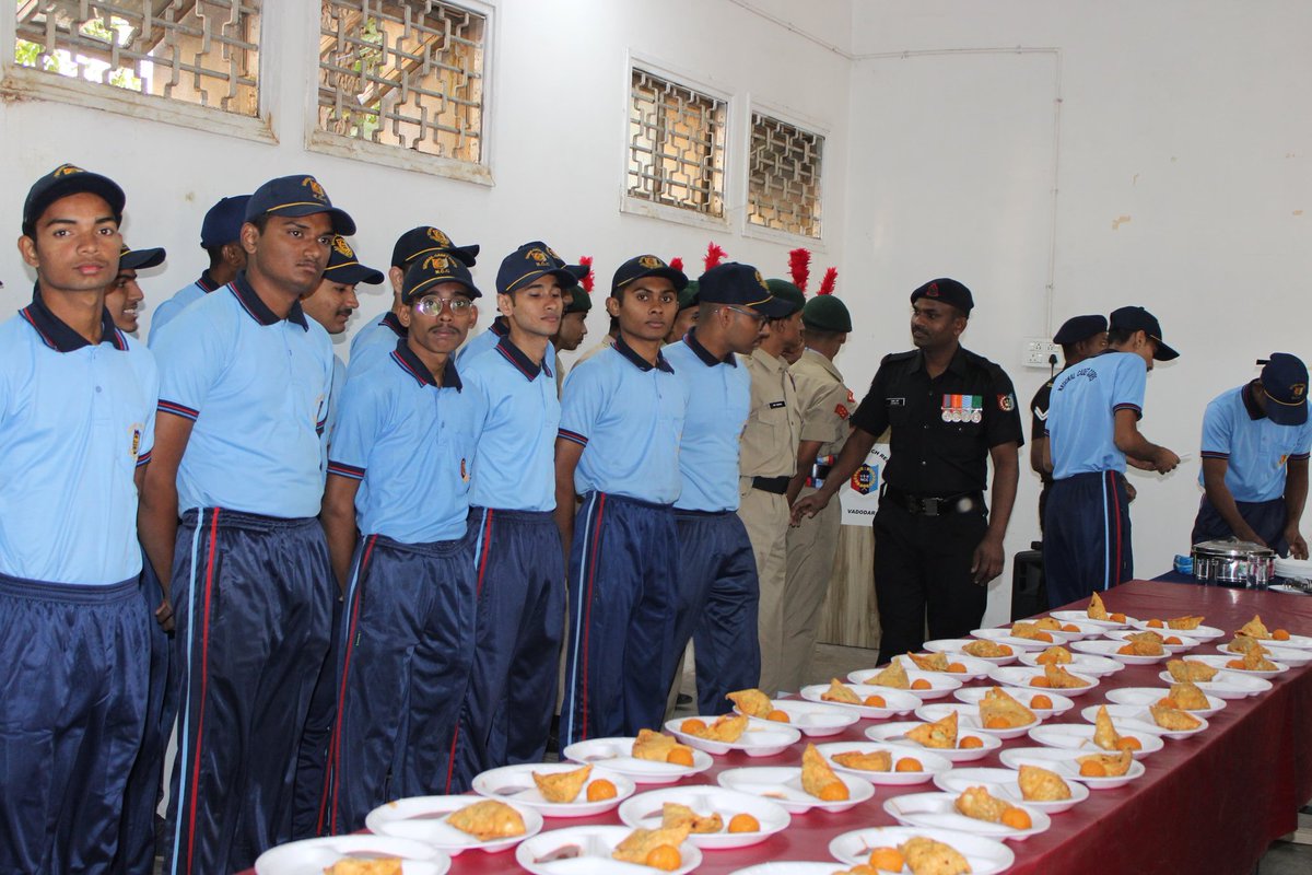 1gctrncc's tweet photo. #75RepublicDay2024
75th Republic Day was celebrated with josh &amp; patriotic fervor, embodying the spirit of unity &amp; patriotism by Offrs, PI staff &amp; Cadets of 1GCTR Vadodara
@PMOIndia
@HQ_DG_NCC
@NCC_Dte_Gujarat https://t.co/kdGyq8ES4y