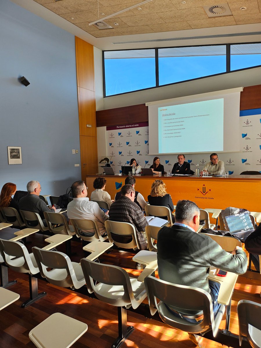 FEMAC_CAT's tweet photo. 🎉📷 Excitant moment a la nostra primera Junta Directiva del 2024! 📷📷#JuntaDirectiva2024#Agricultura #FEMAC📷📷 🚀🔍 https://t.co/Sjfn37XR68