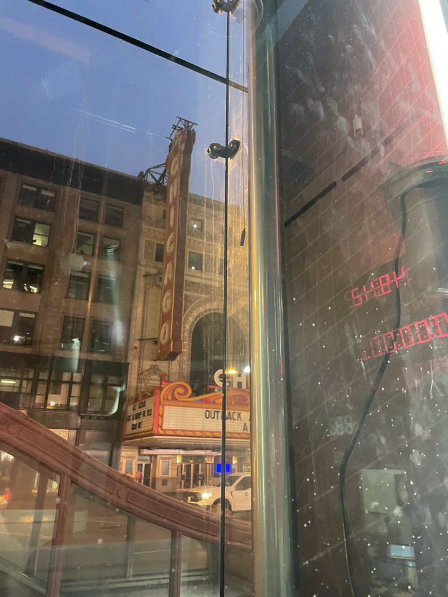 Courtney Cronin tweet media