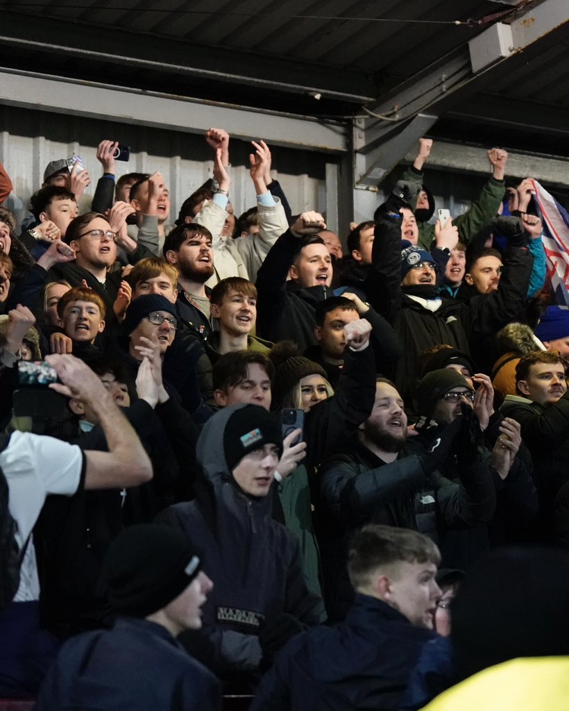 Pompey's tweet photo. Carlisle (A) = sold out ❌
Charlton (A) = sold out ❌

INCREDIBLE support, #Pompey fans 💙 https://t.co/dLKRyqlDtU