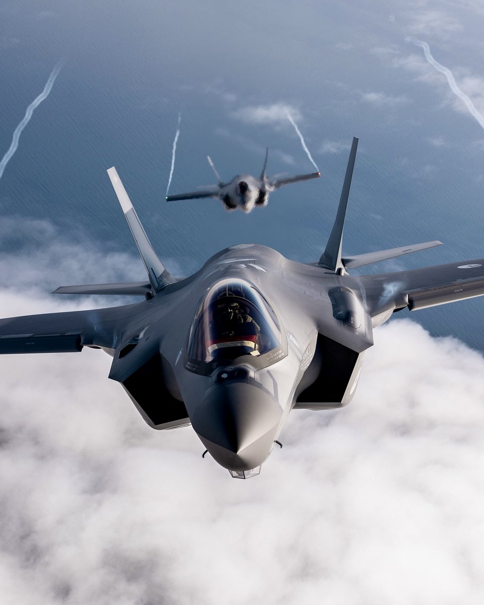 For the first time, F-35 jets safeguard 🇧🇪 🇳🇱 🇱🇺 airspace

As part of NATO Air Policing missions, 🇳🇱 fighter jets will be on stand-by 24/7 together with 🇧🇪 planes to protect the airspace over Belgium, the Netherlands and Luxembourg 

#SecuringTheSkies

🔗 ac.nato.int/archive/2024/F…