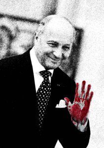 Il ne représente rien
Il n’a aucune légitimité
Il a du sang sur les mains

Et néanmoins il décide de nos vies…

Jusqu’à quand allons-nous accepter cela ?

#STOPimmigration #LoiImmigration #Fabius #ConseilConstitutionnel 
#Dictature #Révolution #Frexit  #AgriculteursEnColere 🚜🇫🇷