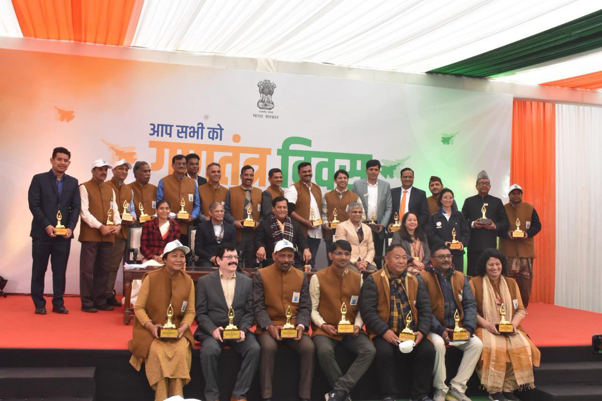 moayush's tweet photo. Union Ayush Minister Sarbananda Sonowal, interacted with Yoga Teachers/Instructors, who were invited as special invitees at #RDC2024 today &amp; lauded their remarkable contribution to primary health care through Yoga at the grass-root level.
#SpecialInvitees24 #YogaTeachersAtRDC2024 https://t.co/HV8b8YSMHG