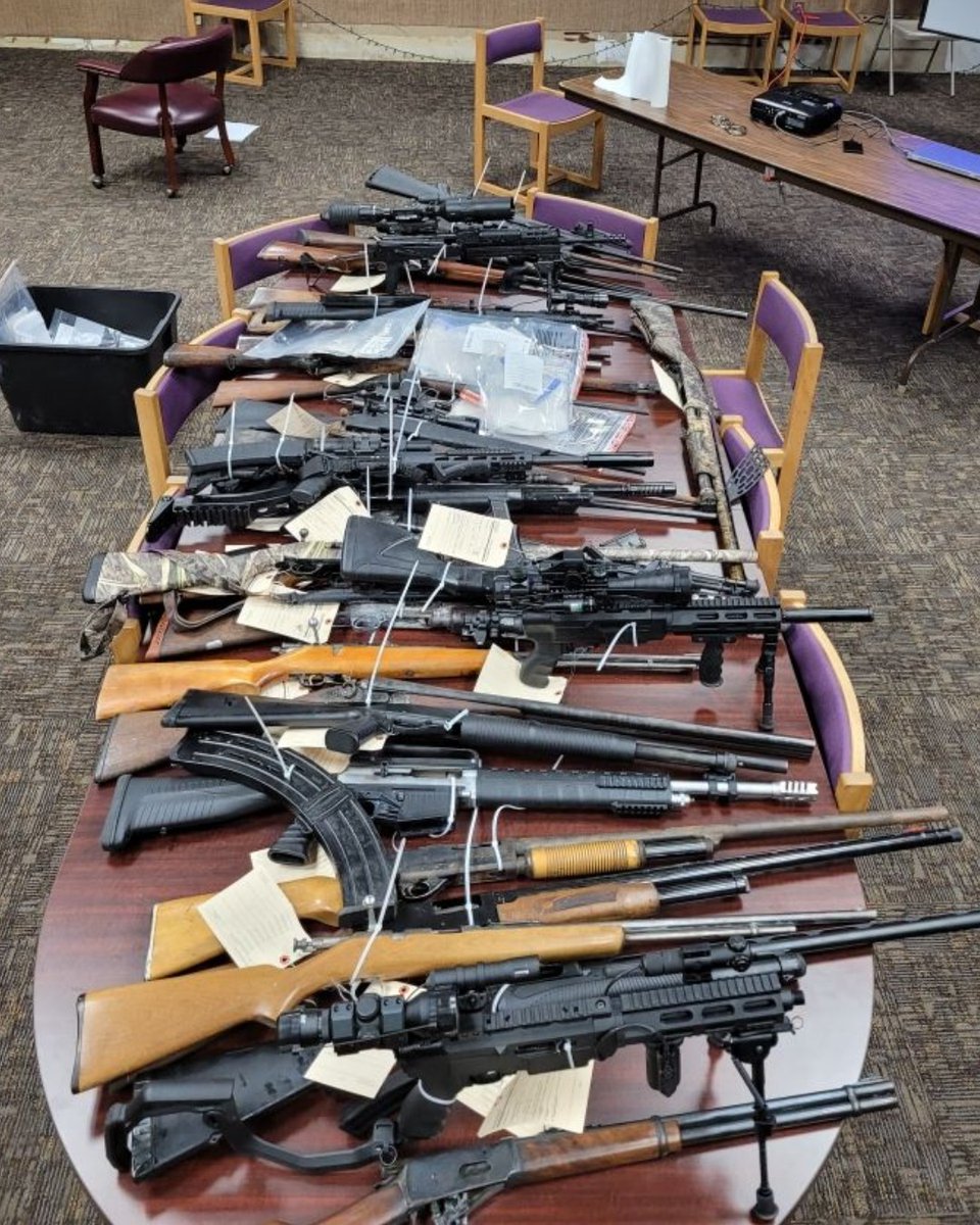 borderObserver's tweet photo. #STATUS 2024-Jan-26
#BLOG TODAY
Search Engine 155 Headlines for #Thursday 25 Jan 2024
NO #Overload_unload
https://t.co/S4TzxLw0Tu
#Photos @USBPChief 26 Jan
23 Jan, #USBP in Spokane & Tucson assisted LE partners seizing
39 weapons & 200+ lbs #Fentanyl
https://t.co/g6kbs9GNsK