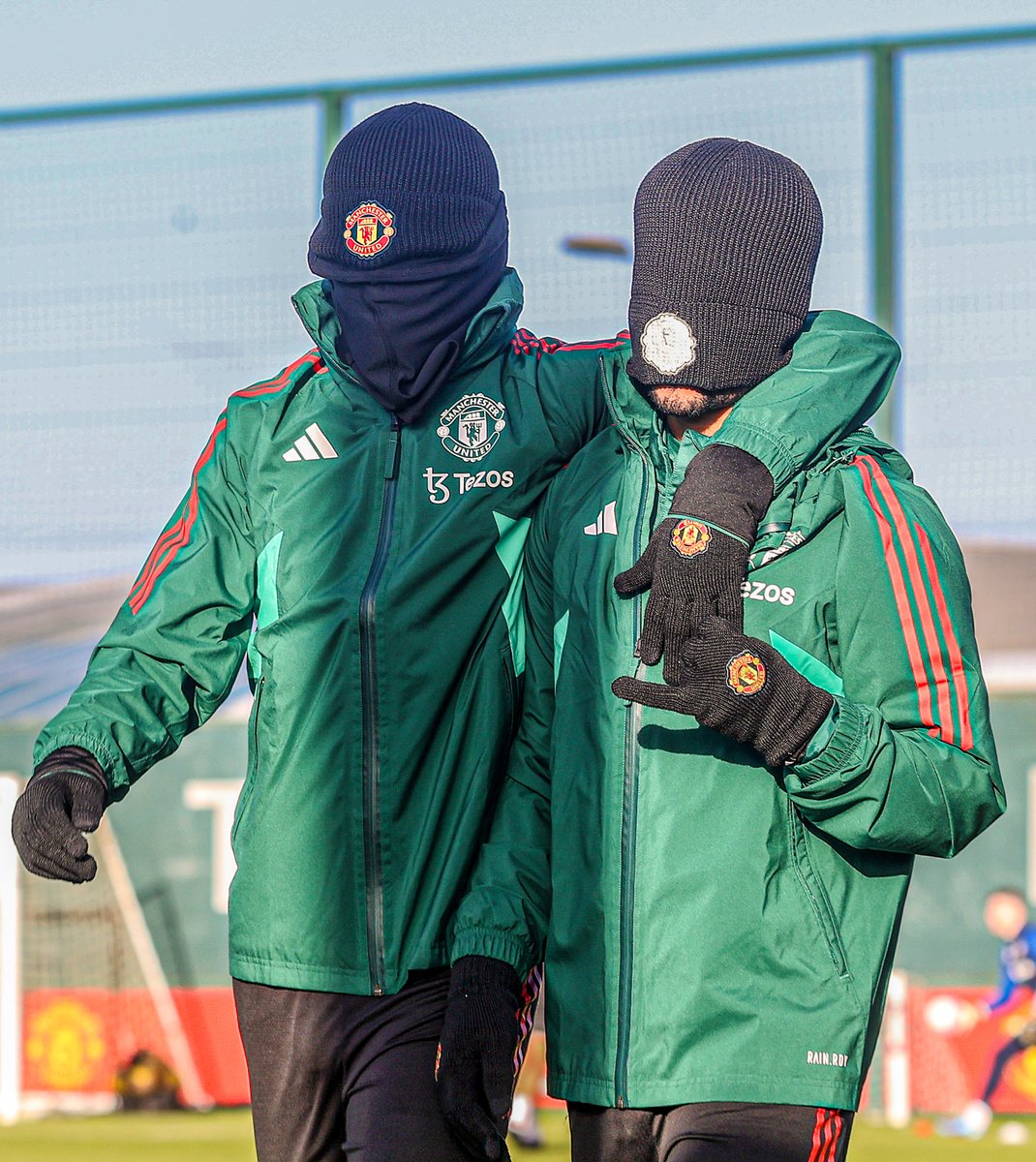 ManUtd's tweet photo. You'll do well to name these two Reds 👀
#MUFC || #FACup https://t.co/pbwPzQiJ41