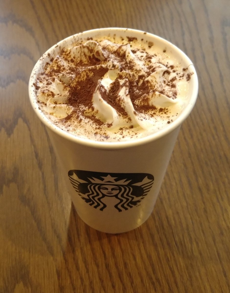 チョコレートの飲みたいけど、フラペチーノは寒そうなので温かいの飲みました。