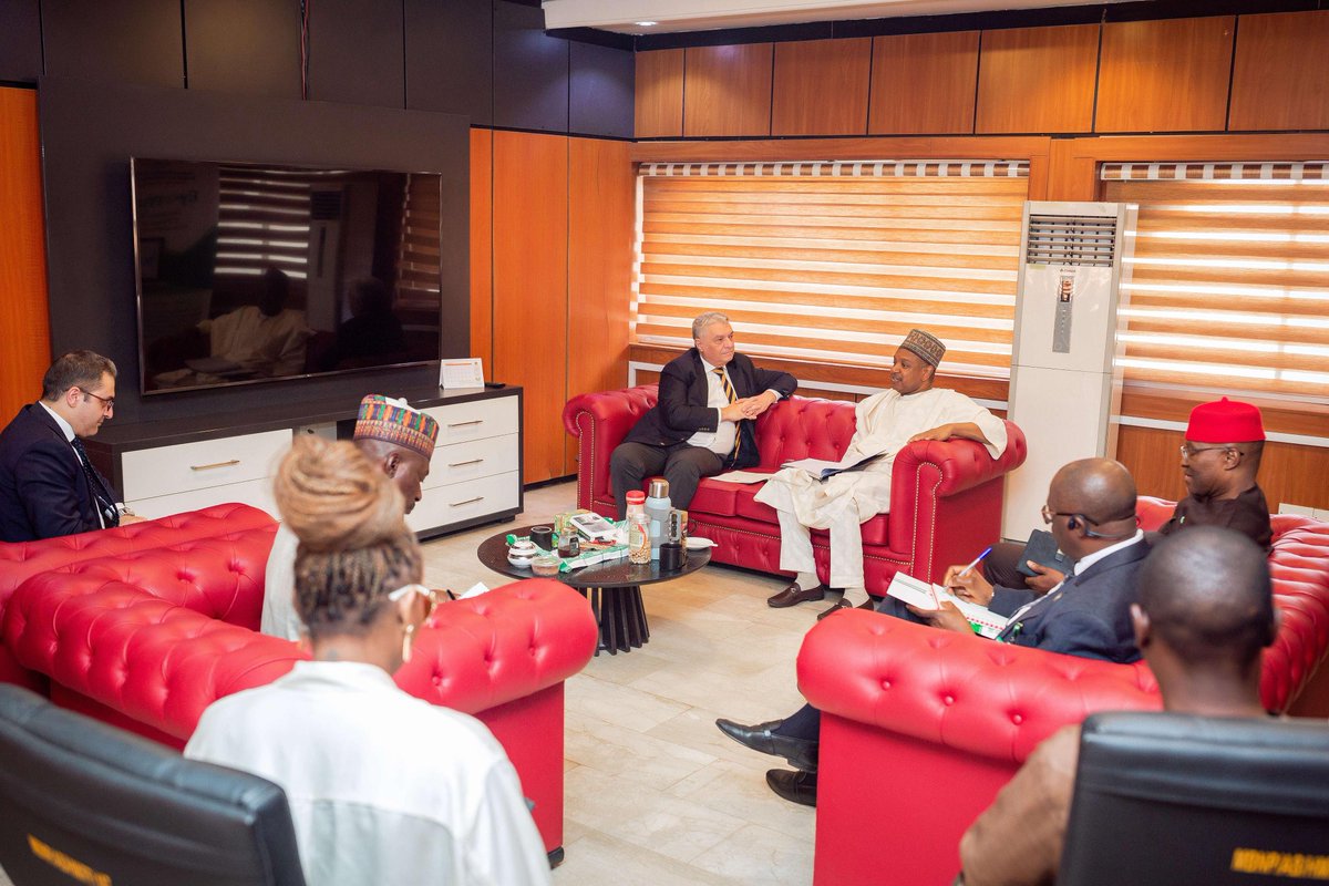 atikuabagudu's tweet photo. I was delighted to host Ambassador Hidayat Bayraktar, the Turkish envoy in Nigeria, in my office yesterday.

Ambassador Bayraktar's visit aimed to bolster the enduring bilateral ties between Nigeria and Türkiye and explore collaborative initiatives for mutual benefit.

During our discussions, I emphasized the importance of forging partnerships in infrastructure financing to tackle Nigeria's significant infrastructure deficit. This aligns with the Integrated Infrastructure Master Plan domiciled within the Ministry of Budget and Economic Planning, which plays a pivotal role in guiding Nigeria's infrastructure development agenda.

@TC_AbujaBE
#NigeriaTurkiye
#Diplomacy