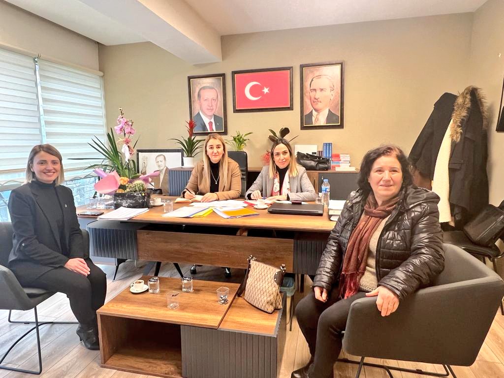 📍Kırklareli 
31 Mart Yerel seçimlerinde belediye meclis üyesi olmak üzere başvuru yapan  Kadın Belediye Meclis Üyesi Aday Adayları ile tanışmak için <a href="/AKKADINGM/">AK Parti Kadın Kolları</a> heyeti olarak Kırklareli'ndeyiz.
#HazırızKararlıyız 
Aziz Milletimizin oylarına talibiz
<a href="/aysekesir/">Ayşe Keşir 🇹🇷🇹🇷🇹🇷</a>
<a href="/AkkadnKrklareli/">AK Kadın Kırklareli</a>