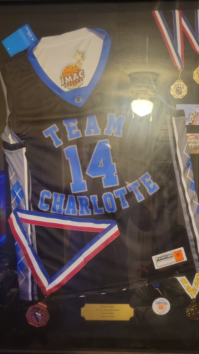 Wm_Gattis's tweet photo. My 🐐 #4Lyfe #5Fan
On and Off the Court💯 https://t.co/Cq7raha8pN