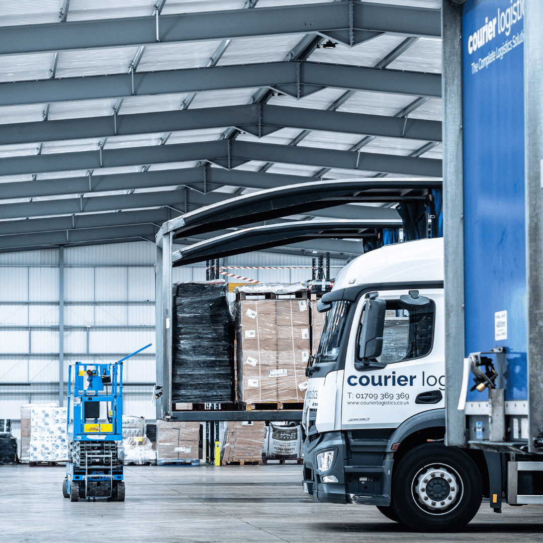 courierlog's tweet photo. When it comes to pallet shipping, proper loading is key to ensuring your goods reach their destination intact. 📦 Don't leave it to chance—learn the essential Dos and Don'ts of pallet loading in our latest blog post! 

https://t.co/desgKSTomo https://t.co/ptCe8AWPjM