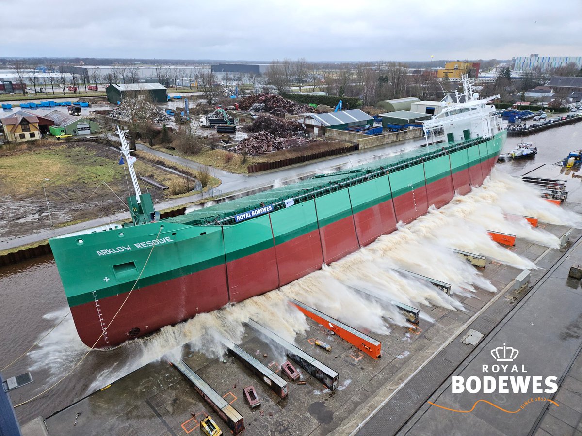 Ladies and gentlemen... This is Arklow No. 5! 📷
This morning NB 825 (6800 dwat) was successfully launched from our main yard in Hoogezand. Arklow Shipping ASArklow Shipping Nederland B.V.